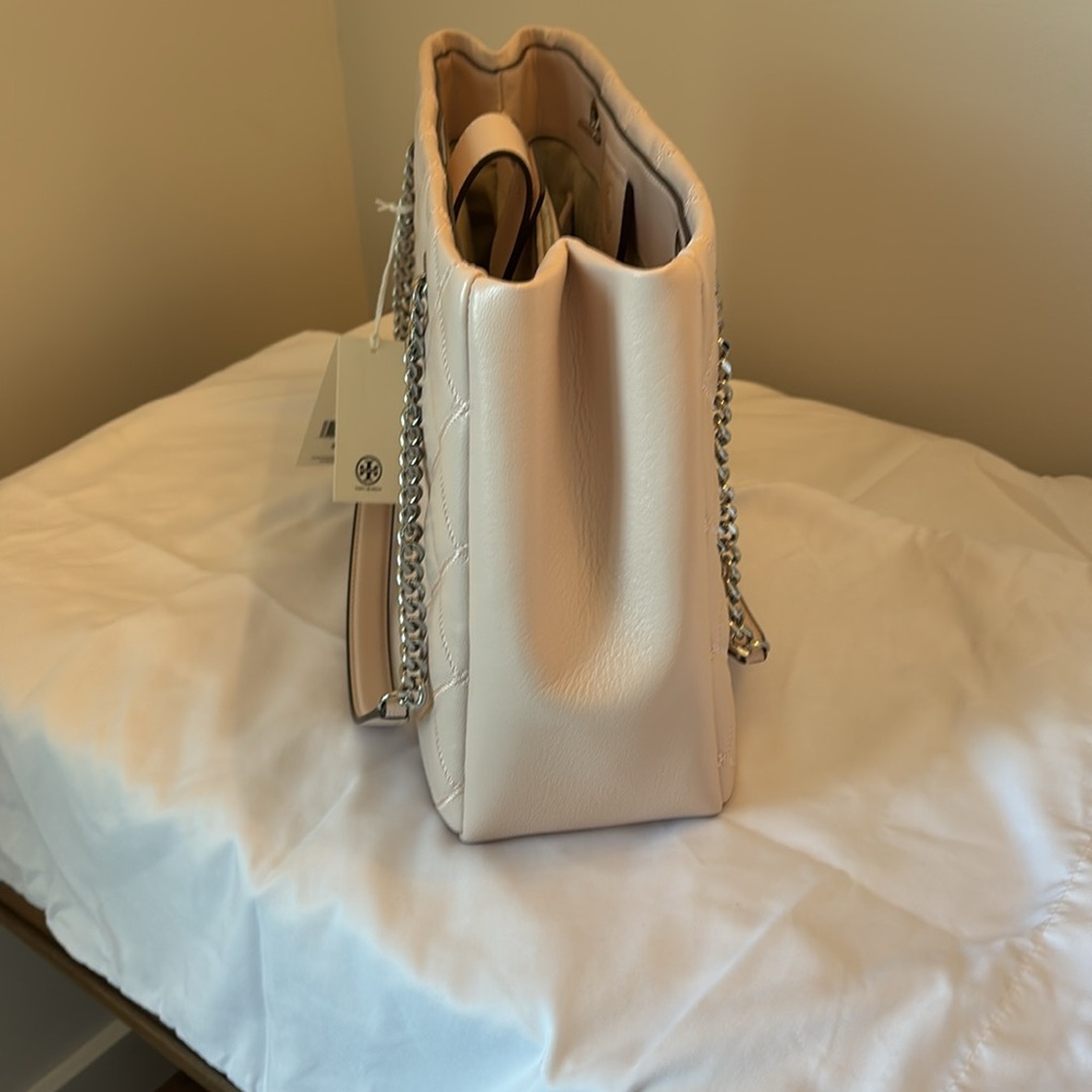 Tory Burch Willa Tote. New, never used with tags still on. Light pink - Picture 4 of 8